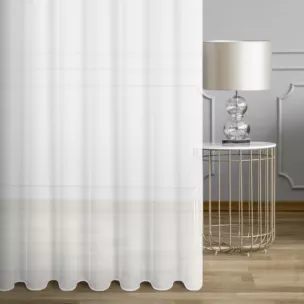 Firana szyta na taśmie fala biała z delikatnej tkaniny z lekkim połyskiem o niestandardowej wysokości, wykończona obciążnikiem