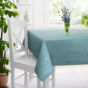 Obrus szyty jasnoturkusowy z tkaniny welwetowej w pionowe prążki, wykończona obciążnikiem