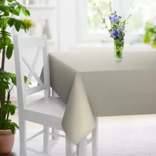 Obrus szyty kremowy z miękkiej tkaniny o naturalnym splocie w stylu ekologicznym