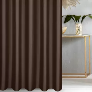 Zasłona szyta na taśmie fala brązowa z gładkiej tkaniny zaciemniającej typu dimout wykończona obciążnikiem