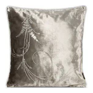 Poszewka na poduszkę 45x45 cm welwetowa zdobiona wzorem z kryształków i srebrnym sznurem na brzegach ciemnobeżowa ROYAL 10 Eurofirany