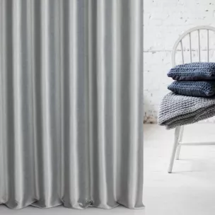 Zasłona szyta na taśmie fala srebrno granatowa z tkaniny z dodatkiem połyskującej nici, z widocznym ozdobnym splotem