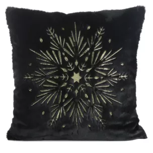 Poszewka na poduszkę 45x45 cm z przyjemnego futerka zdobiona haftowaną śnieżynką czarno, złota Eurofirany