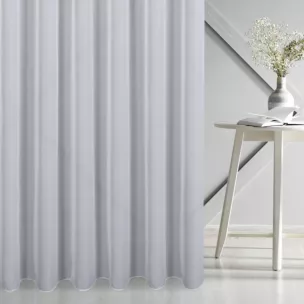 Firana szyta na przelotkach srebrna z delikatnej, miękkiej w dotyku żorżety, wykończonej obciążnikiem