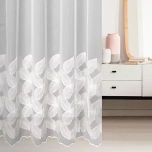 Firana szyta na flexach kremowo pudrowa z delikatnej i miękkiej tkaniny typu PERU zdobionej ekskluzywnym haftem