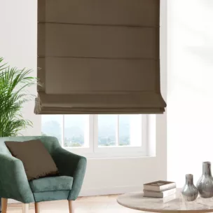 Roleta rzymska STYLE jasnobrązowa o naturalnym charakterze, z widocznym, ozdobnym splotem