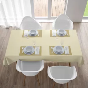 Obrus szyty DORA - HIT jasnokremowy z miękkiej tkaniny o welurowej strukturze