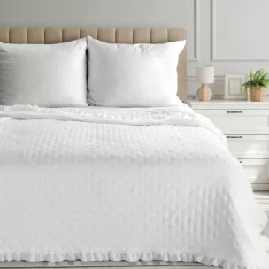 Narzuta biała 220x240 cm obszyta falbaną pikowana techniką hot press LIBI 3 EUROFIRANY CLASSIC