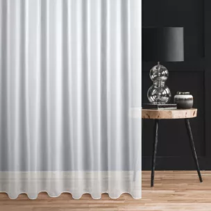 Firana szyta na flexach biała z delikatnej elaganckiej tkaniny, wykończonej obciążnikiem