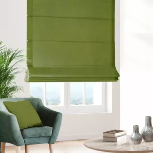 Roleta rzymska zielona z miękkiej, matowej tkaniny w drobny geometryczny wzór