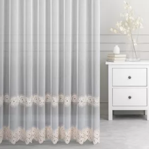 Firana szyta na flexach biało beżowa z delikatnej tkaniny typu aden zdobionej aplikacją o subtelnym połysku