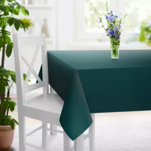 Obrus szyty DORA - HIT turkusowy z miękkiej tkaniny o welurowej strukturze