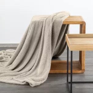 Narzuta-koc na fotel 70x160 cm beżowa z polaru LORI DESIGN 91 Eurofirany