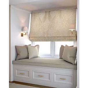 Roleta rzymska kremowo złota z szenilowej tkaniny w drobny geometryczny wzór przetykany błyszczącą nicią