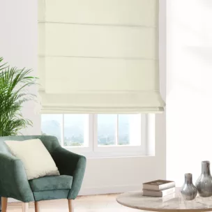 Roleta rzymska kremowa z miękkiej, matowej tkaniny w drobny geometryczny wzór