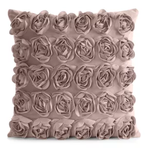 Poszewka na poduszkę 45 x 45 cm z welwetu kolor pudrowy zdobiona 3D aplikacją róż ROSES Eva Minge Eurofirany