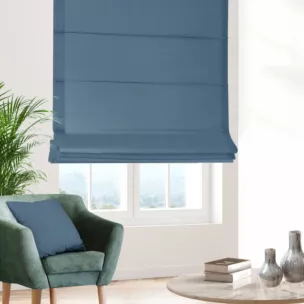 Roleta rzymska niebieska z miękkiej tkaniny w drobny wzór jodełkowy