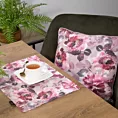 Zestaw 4 szt. podkładek z welwetu zdobiona nadrukiem kwiatów Eurofirany