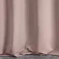 Zasłona szyta na przelotkach pudrowo różowo różowa z gładkiej tkaniny zaciemniającej typu dimout