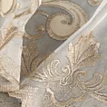 Firana szyta na taśmie 5 cm naturalno beżowa z tkaniny typu ADEN z delikatnym deszczykiem, zdobiona fantazyjnym haftem z dodatkiem welwetu Italissima Eva Minge