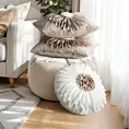 Poszewka na poduszkę 30 x 50 cm z welwetu kolor pudrowo, kremowy zdobiona kwiatem 3D FLORES 3 Eurofirany