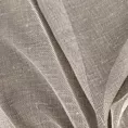 Roleta rzymska beżowa z grubej, matowej tkaniny o naturalnym splocie wykończona obciążnikiem