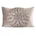 Poszewka na poduszkę 30 x 50 cm z welwetu kolor beżowy zdobiona kwiatem 3D FLORES 2 Eurofirany