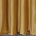 Zasłona szyta na przelotkach ceglasta z tkaniny welwetowej w pionowe prążki, wykończona obciążnikiem