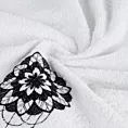 Zestaw ręczników bawełnianych na prezent 3 szt kolor biały,czarny z haftowanym motywem lotosu 380g/m2 LOTUS Eurofirany