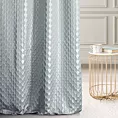 Zasłona szyta na przelotkach JEROME błękitno srebrna z tkaniny o symetrycznym wzorze 3D i lekkim połyskiem