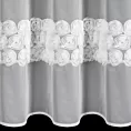 Firana szyta na przelotkach biała z tkaniny typu siatka z 3 pasami róż