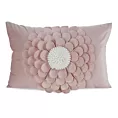 Poszewka na poduszkę 30 x 50 cm z welwetu kolor pudrowy zdobiona kwiatem 3D FLORES 2 Eurofirany