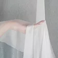 Firana szyta na flexach biała z miękkiej tkaniny o lekkim splocie i delikatnym połysku, wykończona obciążnikiem