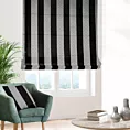 Roleta rzymska czarno srebrna z szenilowej tkaniny w klasyczne pionowe pasy przetykane błyszczącą nicią
