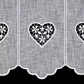 Tkanina firanowa zazdrostka z etaminy zdobiona haftowanymi ażurowymi sercami Eurofirany