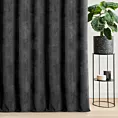 Zasłona szyta na taśmie fala grafitowo ciemnopopielata z dwustronnej tkaniny zaciemniającej 100% blackout, o strukturze weluru