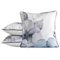 Poszewka na poduszkę 45x45 cm welwetowa, dwustronna z motywem kwiatów z wypustką na brzegach niebiesko, kremowa VELVET 132 EUROFIRANY PREMIUM