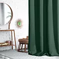 Zasłona zielona z gładkiej matowej tkaniny zaciemniającej 135x250 cm przelotka BLACKOUT Eurofirany
