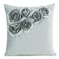 Poszewka na poduszkę 45 x 45 cm welwetowa kolor miętowy zdobiona aplikacja w róże Eurofirany