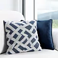 Poszewka na poduszkę 43x43 cm granatowo, kremowa  zdobiona szenilowym geometrycznym wzorem DALIA Eurofirany