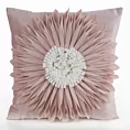 Poszewka na poduszkę 30 x 50 cm z welwetu kolor pudrowo, kremowy zdobiona kwiatem 3D FLORES 3 Eurofirany