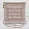 Poduszka na krzesło dwustronna 40 x 40 x 6 cm welwetowa pudrowo różowa z szesnastoma pikowaniami Eurofirany