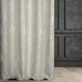 Zasłona szyta na taśmie 5 cm kremowo srebrna z szenilowej tkaniny w klasyczny wzór ornamentowy przetykany błyszczącą nicią Italissima Eva Minge