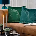 Poszewka na poduszkę 45x45 cm welwetowa z dużym wzorem kwiatu lotosu ciemnomiętowo, złocista BLINK 19 Eurofirany