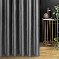 Zasłona szyta na taśmie fala grafitowa z tkaniny welwetowej w pionowe prążki, wykończona obciążnikiem