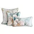 Poszewka na poduszkę 60x60 cm welwetowa z malarskim nadrukiem wiosennych kwiatów i wypustką na brzegach błękitna, jasnobeżowa ALINE Eurofirany