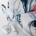 Poduszka na krzesło 45 x 90 x 3 cm wodoodporna biało, niebieska zdobiona roślinnym wzorem GARDEN Eurofirany