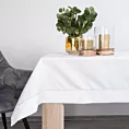 Obrus biały 145x240 cm KARIN zdobiony listwą oraz delikatną złotą wypustką w eleganckim opakowaniu