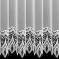 Firana szyta na taśmie fala biała z matowej markizety ozdobionej aplikacją w duży fantazyjny wzór