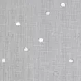 Roleta rzymska naturalno srebrna z matowej etaminy ozdobionej drobnym puchatym wzorem, wykończona obciążnikiem